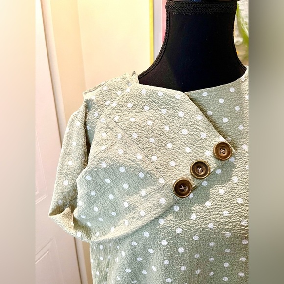 Silverts Adaptive Top, high low, light green w/ white polka dots, snaps&buttons - Picture 9 of 16